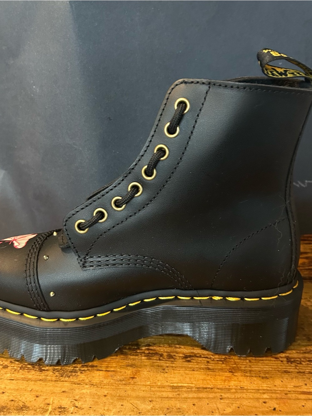 Doc Martens Sinclair Bloom - Picture 2 of 6